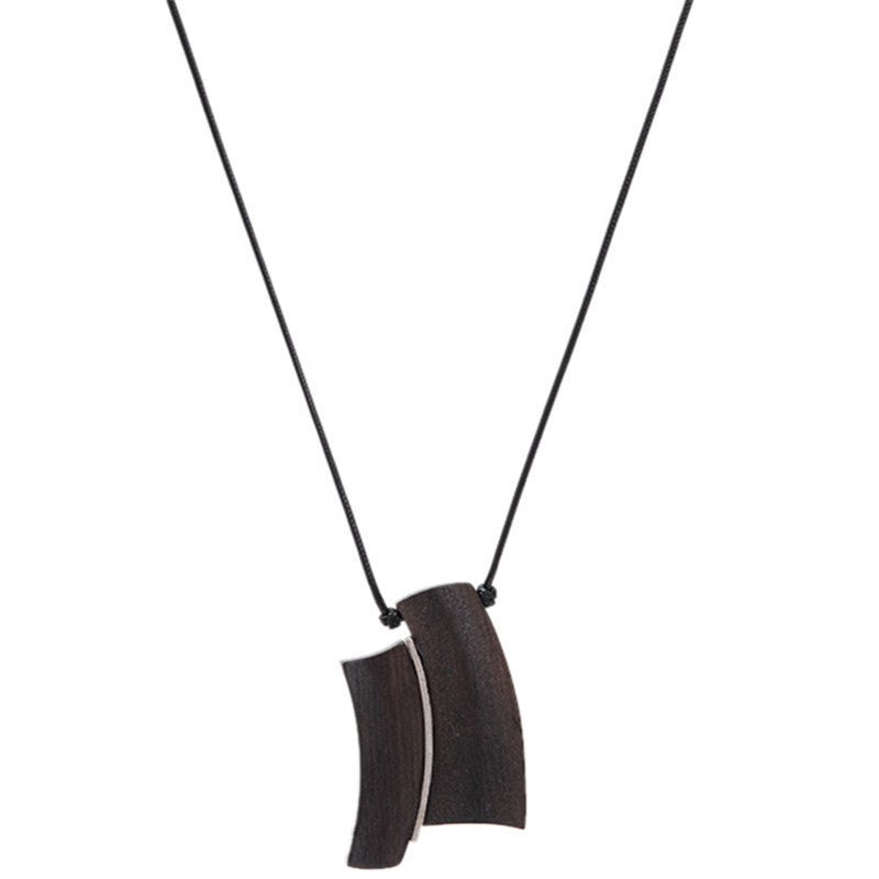 Nordisk Skugga – Antikt Halsband i Silverlegering
