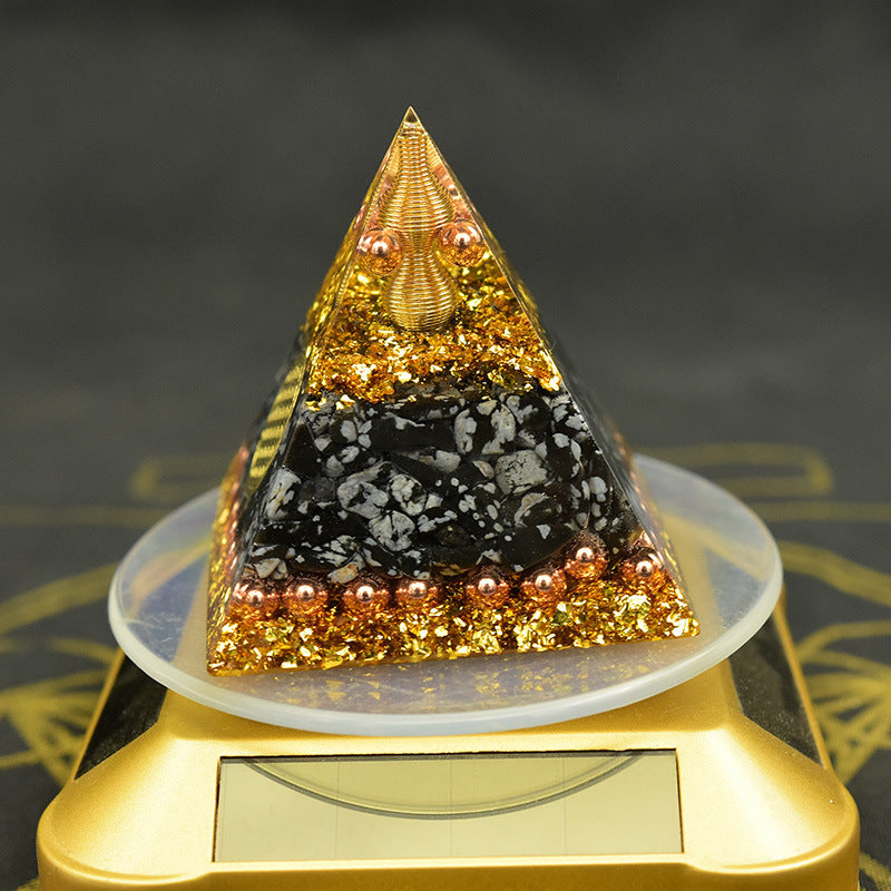 Orgonit Chakra Pyramid 60mm – Peridot, Tigeröga & Koppar