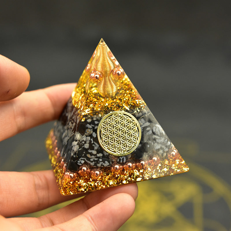 Orgonit Chakra Pyramid 60mm – Peridot, Tigeröga & Koppar