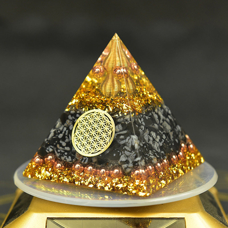 Orgonit Chakra Pyramid 60mm – Peridot, Tigeröga & Koppar