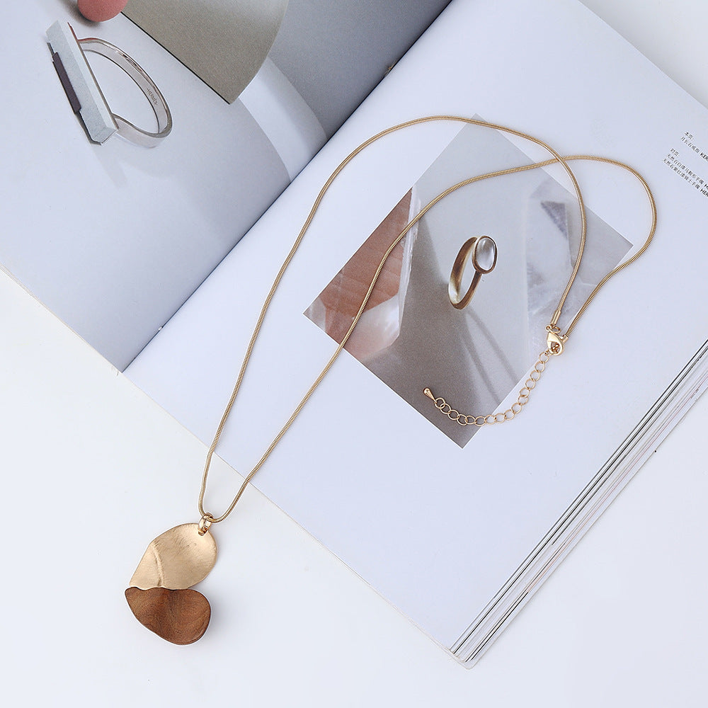 WoodLove – Hjärtformat Trähalsband med Modern Design